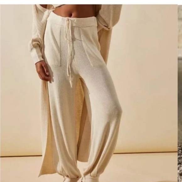Free People Pants - FREE PEOPLE BEACH Living In this Sweater Pants Linen Blend Beige Women’s SMALL